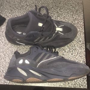 Yeezy boost 700